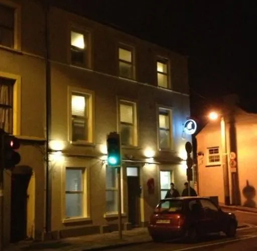 Хостел Oscar's *