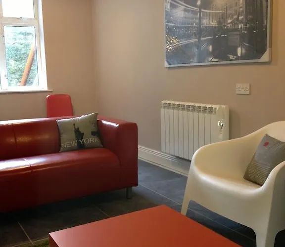 Хостел Oscar's *