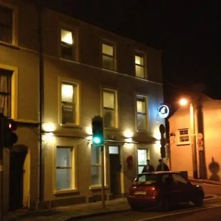 Hostel Oscar's *