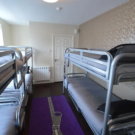 Hostel Oscar's *